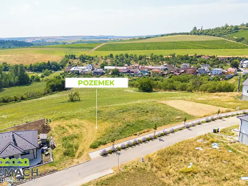 Prodej stavebního pozemku 902 m², Ořechov – náhled fotky 1