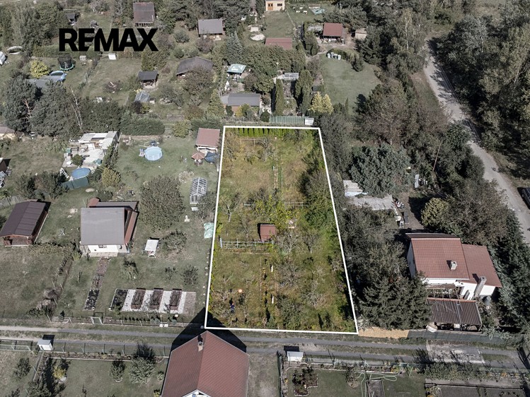 Grundstück zum Kauf, 798 m² (2 von 8)