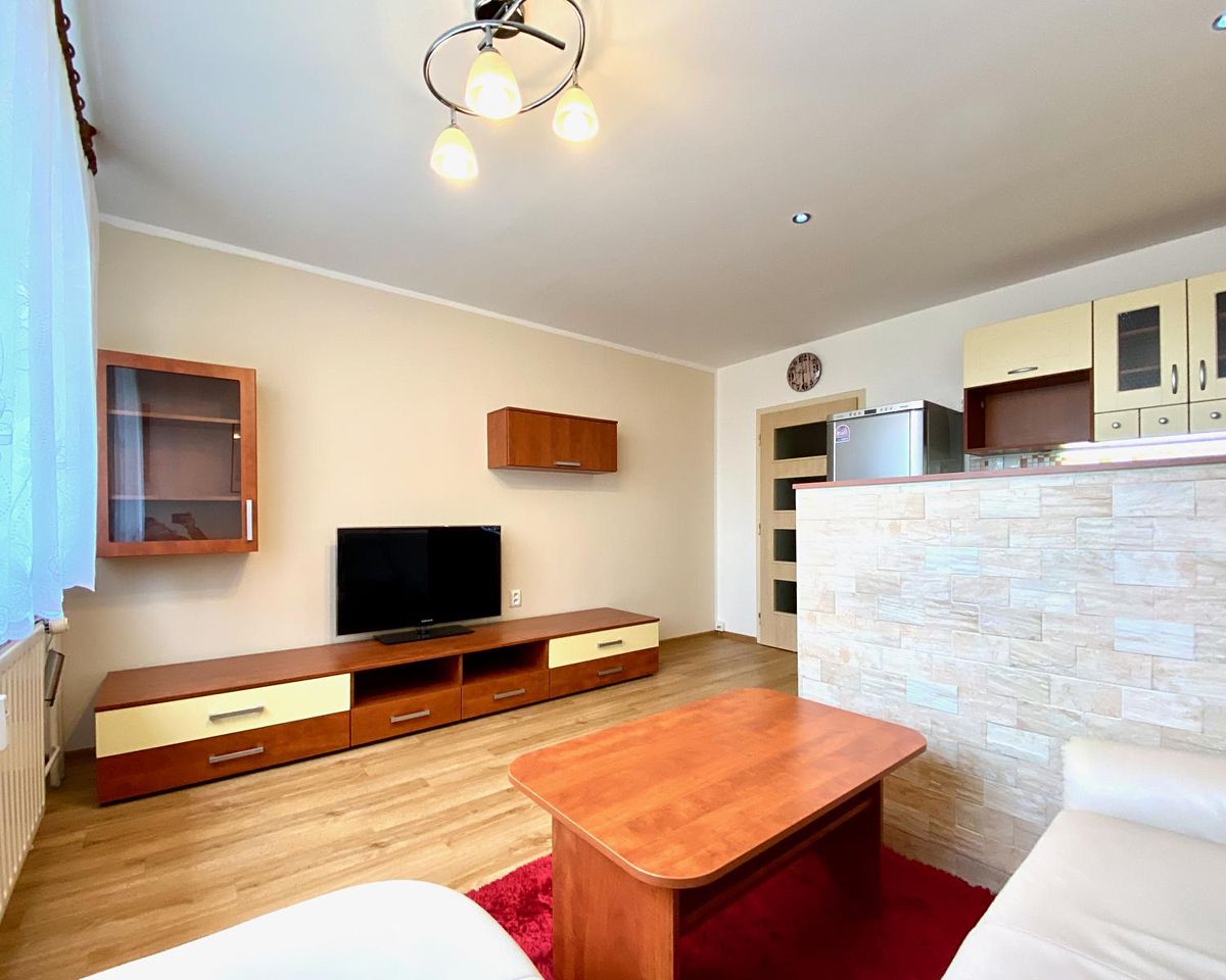 Pronájem bytu 2+kk 40 m² – fotografie 3