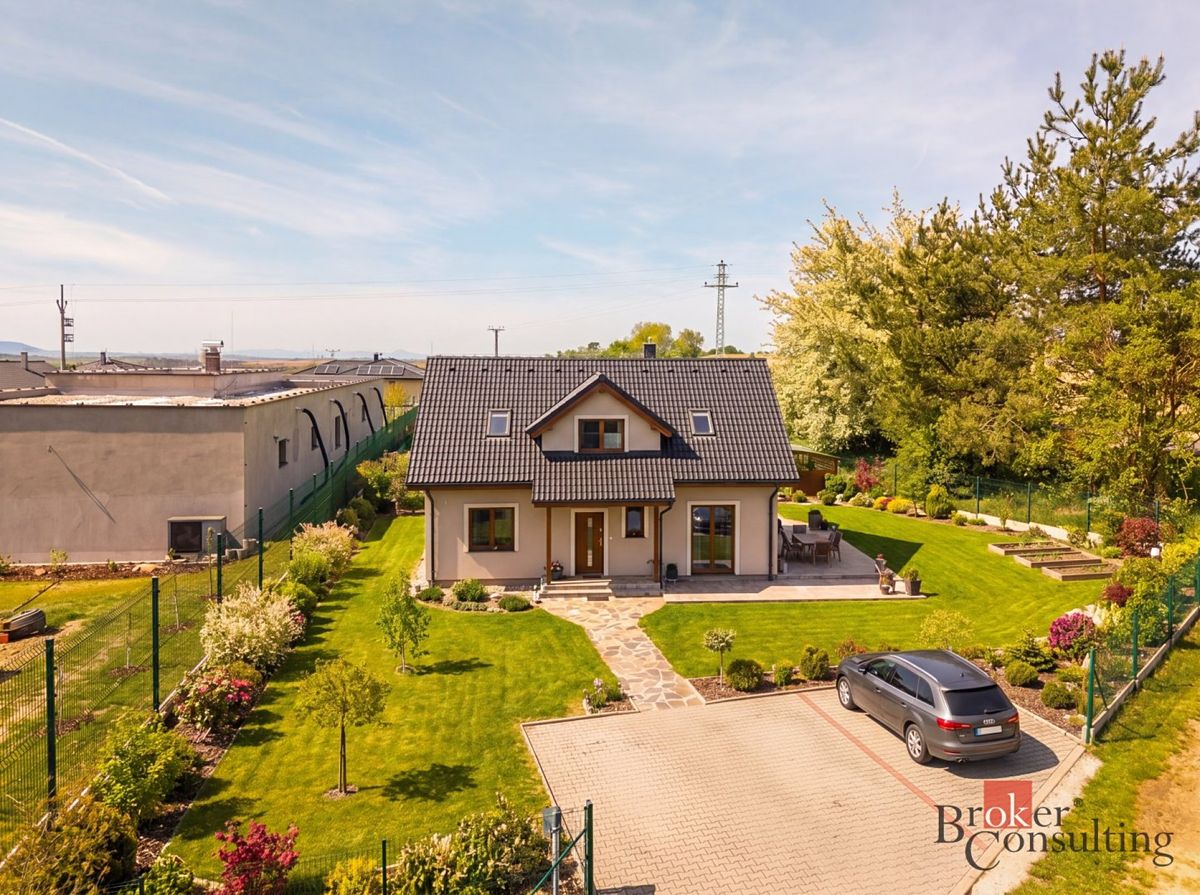 Prodej stavebního pozemku 2357 m², Střemy – fotka 1 z 3