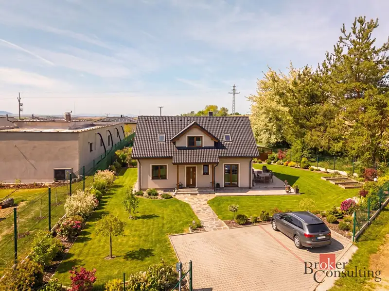 Prodej stavebního pozemku 2357 m², Střemy – náhled fotky 1