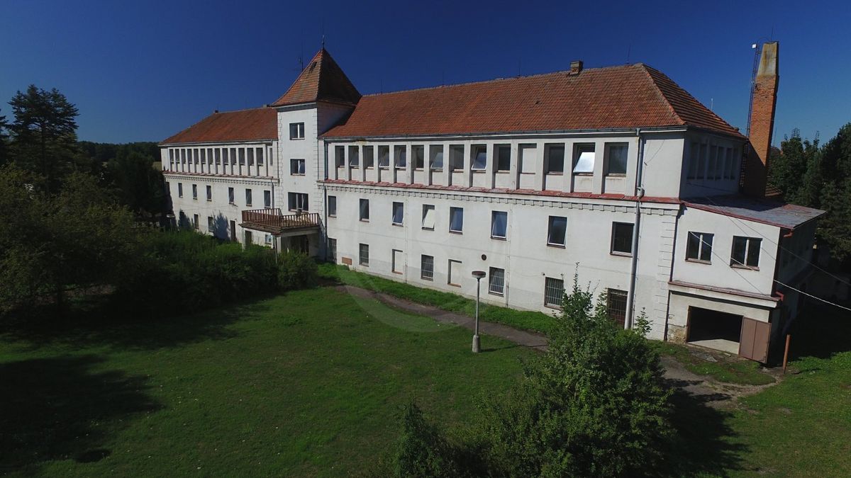 Prodej obchodního prostoru 2355 m²