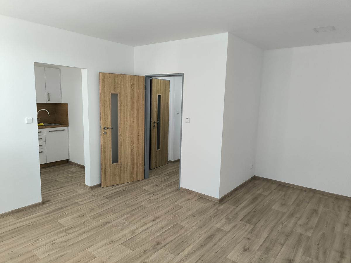 Pronájem bytu 1+1 32 m² – fotografie 4
