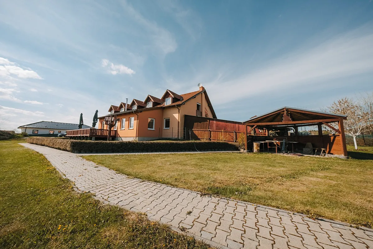 Prodej ubytovacího zařízení 280 m² — fotografie 4