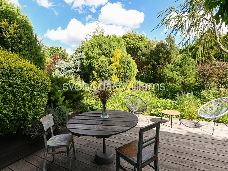 Prodej rodinného domu 349 m², pozemek 2358 m², Slavonice – náhled fotky 3