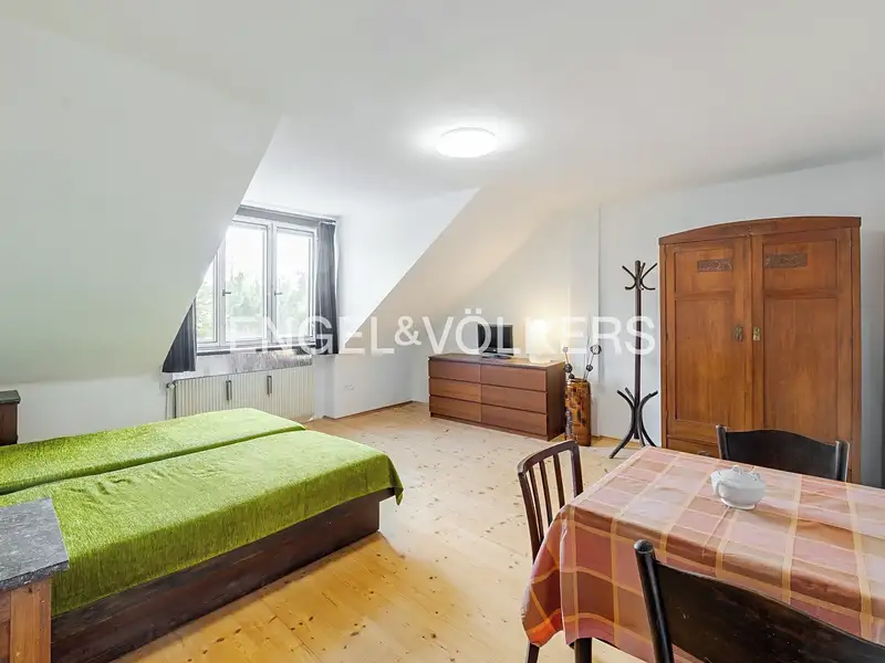 Pronájem vícegeneračního domu 196 m², pozemek 382 m², Praha – náhled fotky 3