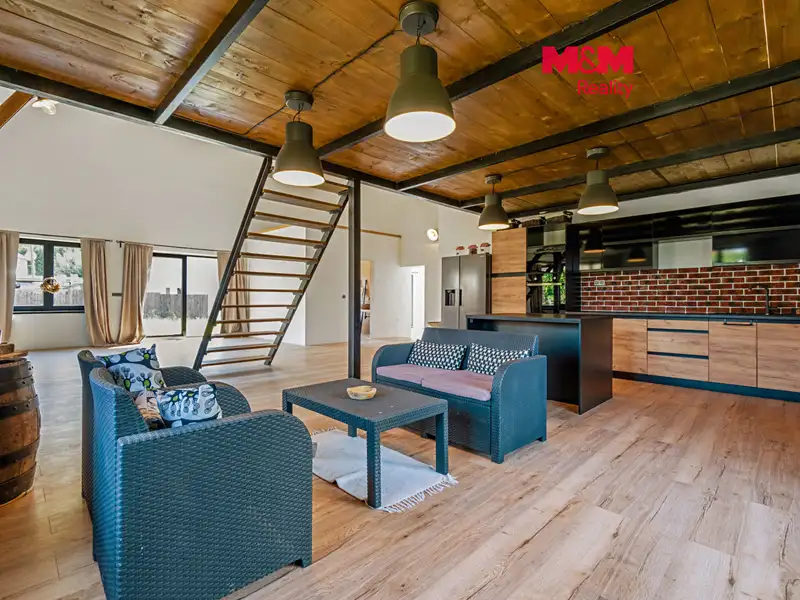 Prodej rodinného domu 156 m², pozemek 1285 m², Králův Dvůr – náhled fotky 1