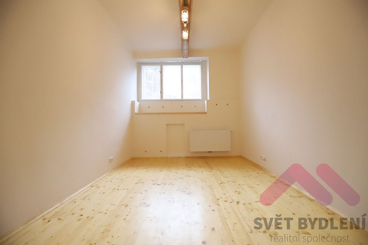 Pronájem bytu 1+kk 28 m²