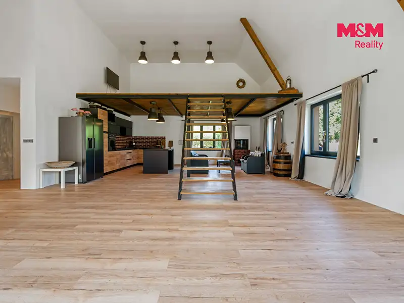 Prodej rodinného domu 156 m², pozemek 1285 m², Králův Dvůr – náhled fotky 3