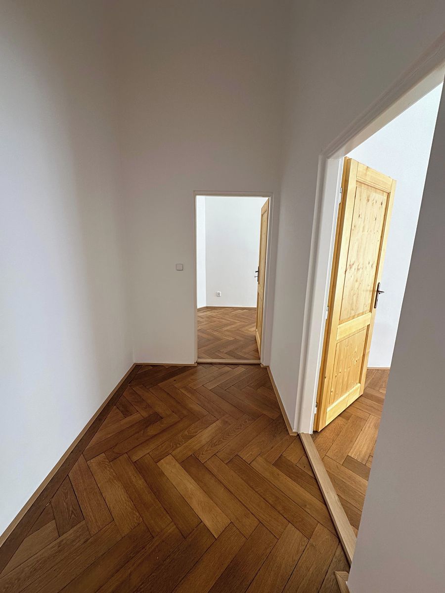 Pronájem bytu 4+1 120 m² – fotografie 2