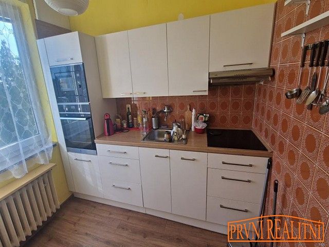 Prodej rodinného domu 178 m², pozemek 393 m² – fotografie 3
