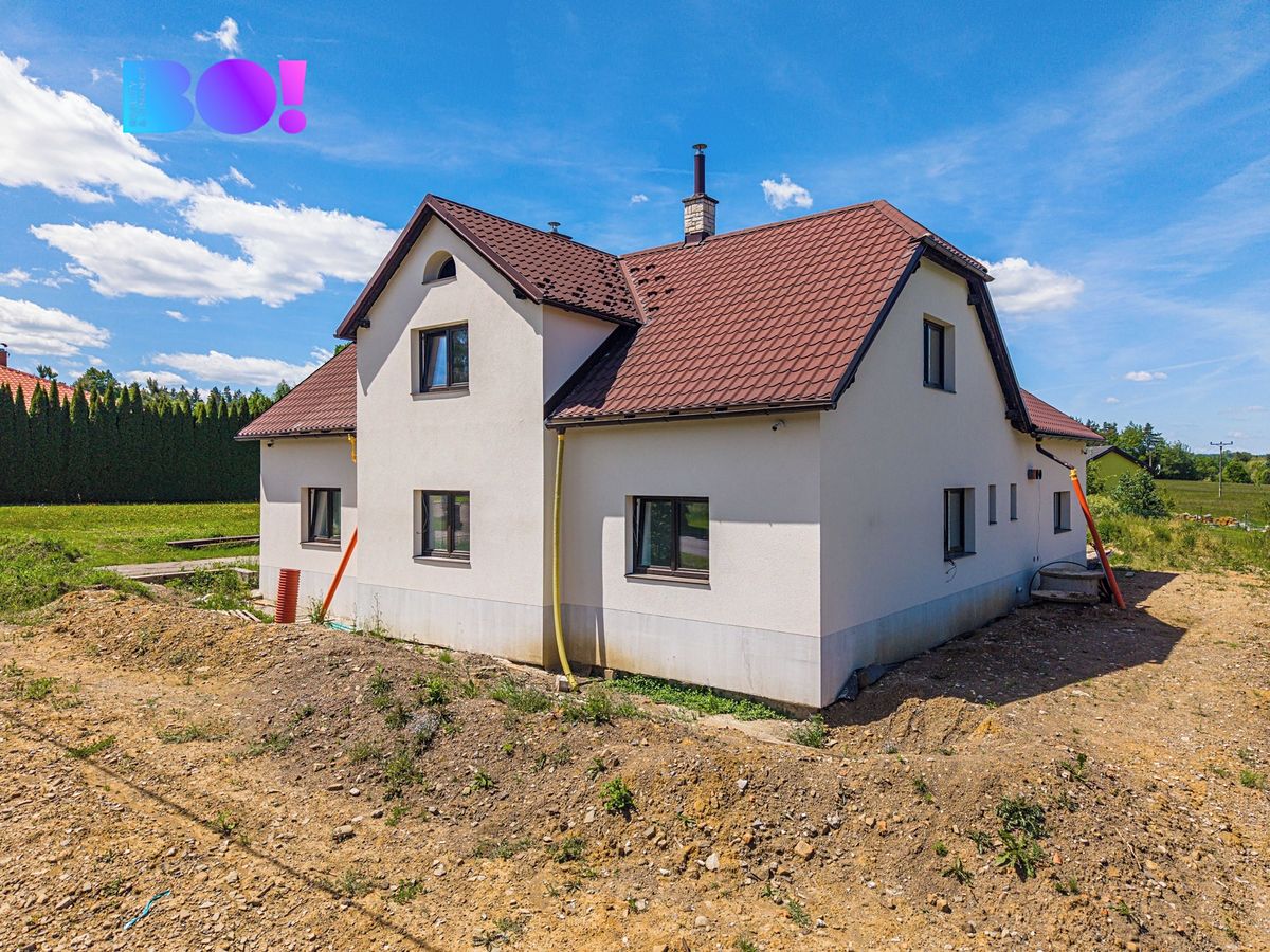 Prodej rodinného domu 250 m², pozemek 2200 m²