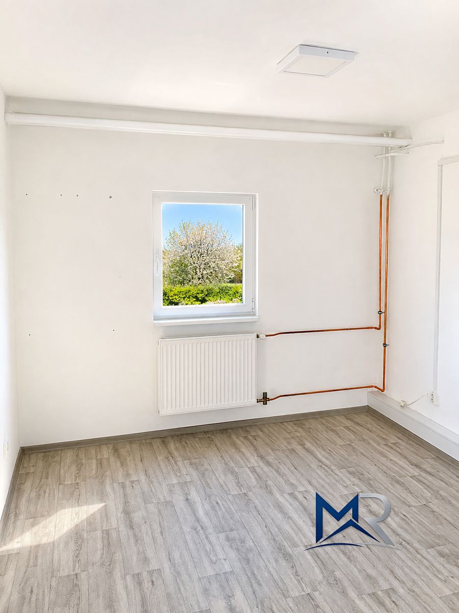 Pronájem obchodního prostoru 16 m²