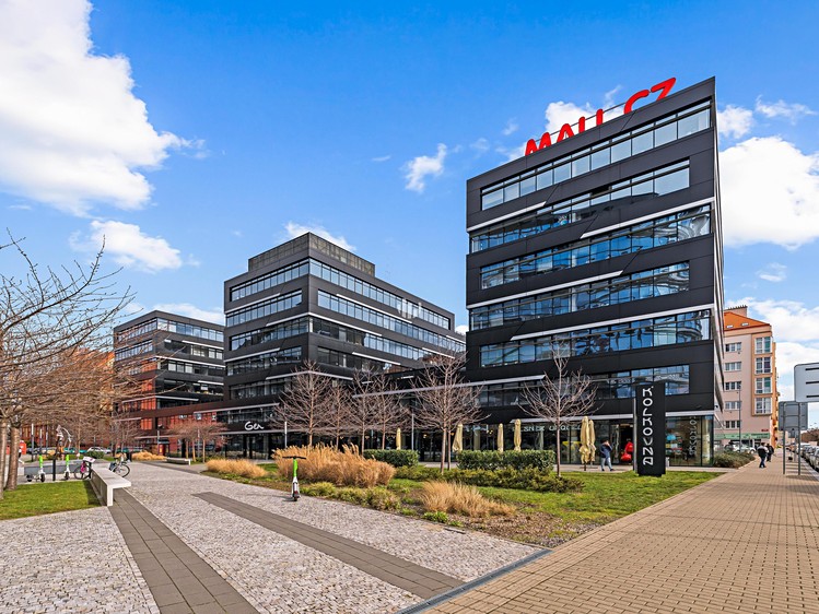 Pronájem komerčního prostoru, 436 m² (1 z 10)