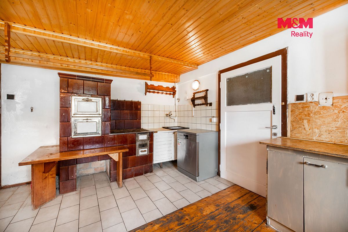 Prodej rodinného domu 350 m², pozemek 2607 m² – fotografie 4