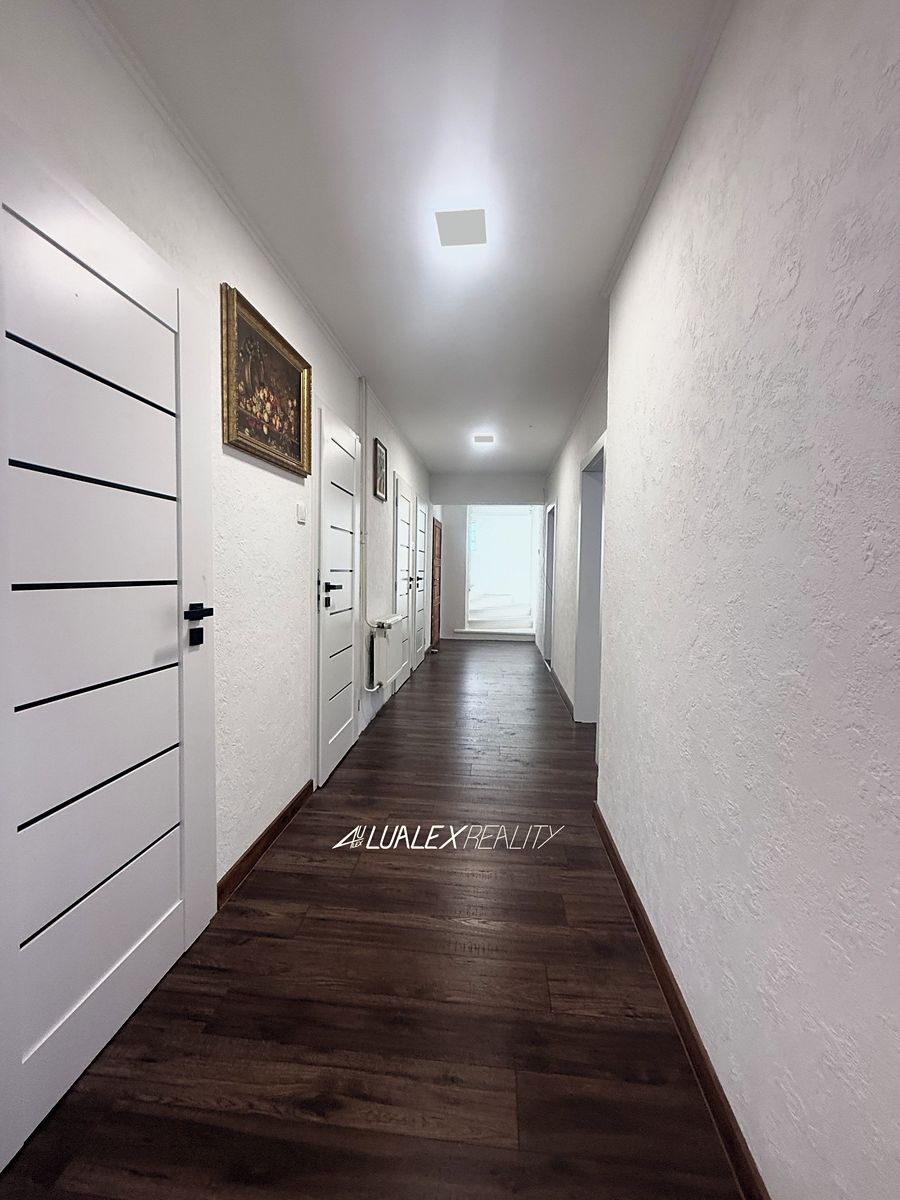 Prodej rodinného domu 270 m², pozemek 511 m² – fotografie 5
