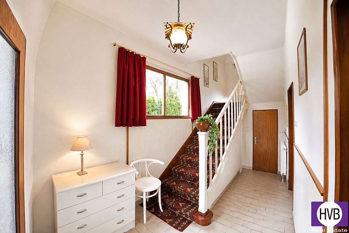 Prodej rodinného domu 206 m², pozemek 585 m² – fotografie 3