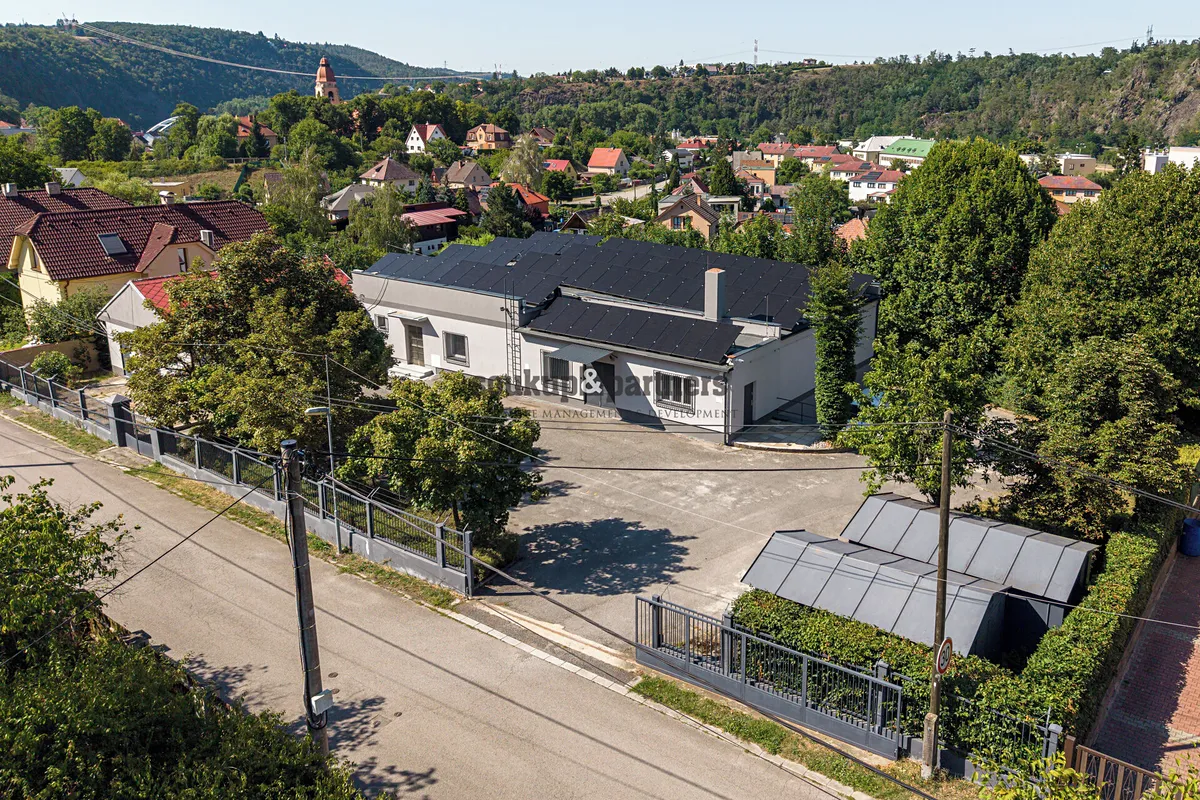 Pronájem výrobní haly, prostoru 395 m²