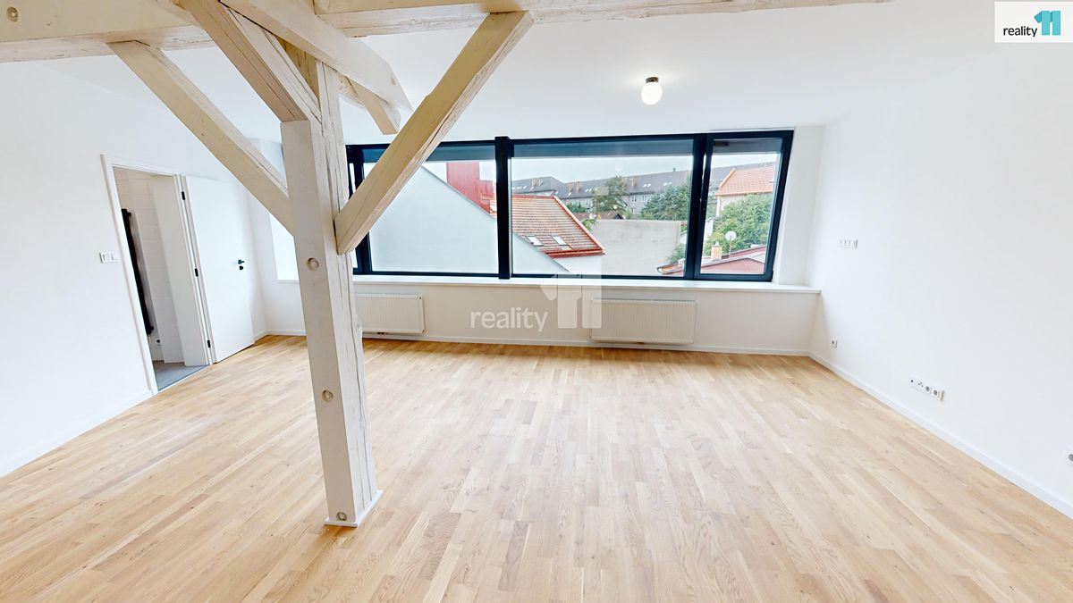 Pronájem bytu 2+kk 151 m²