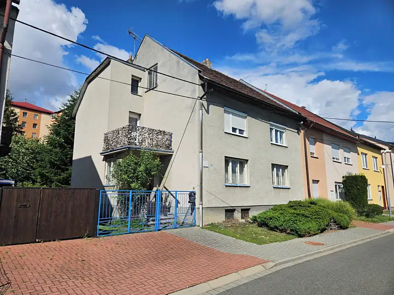 Prodej rodinného domu 220 m², pozemek 810 m², Otrokovice – náhled fotky 2