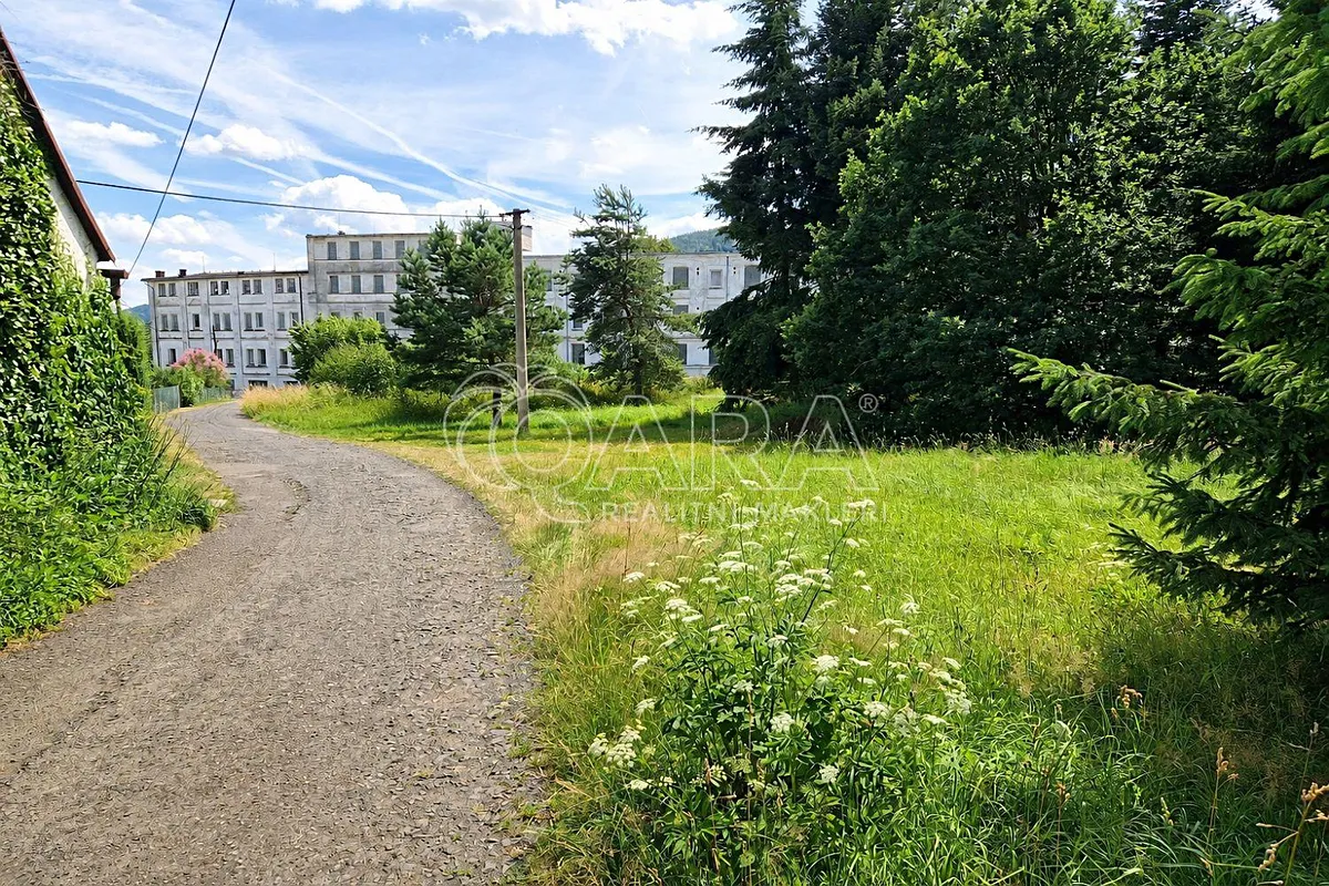 Prodej stavebního pozemku 1409 m²