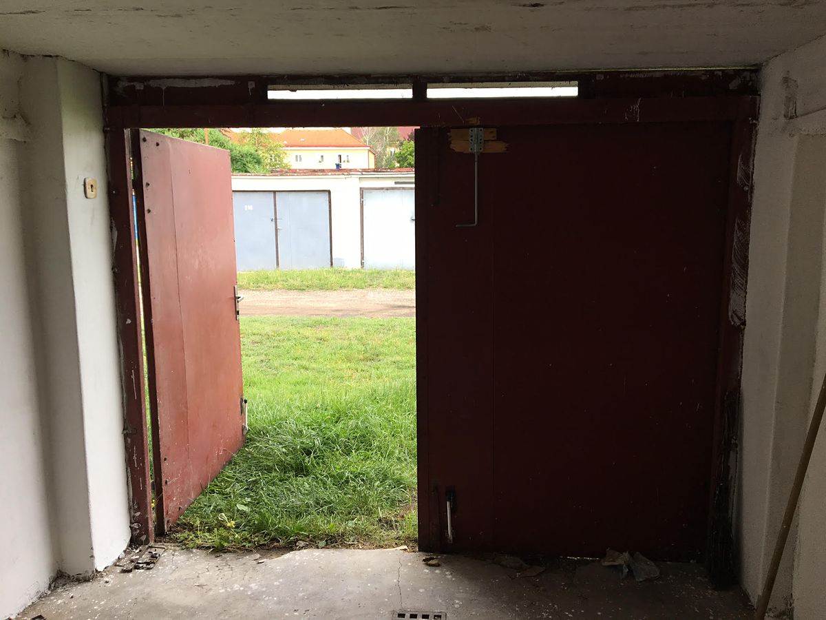 Prodej garáže 18 m² – fotografie 3