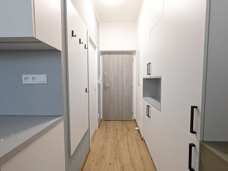 Квартира 2+kk в оренду, 46 м² (5 з 9)