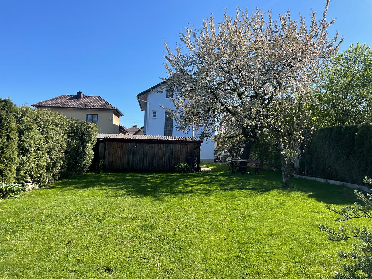 Prodej rodinného domu 230 m², pozemek 559 m² – fotografie 2