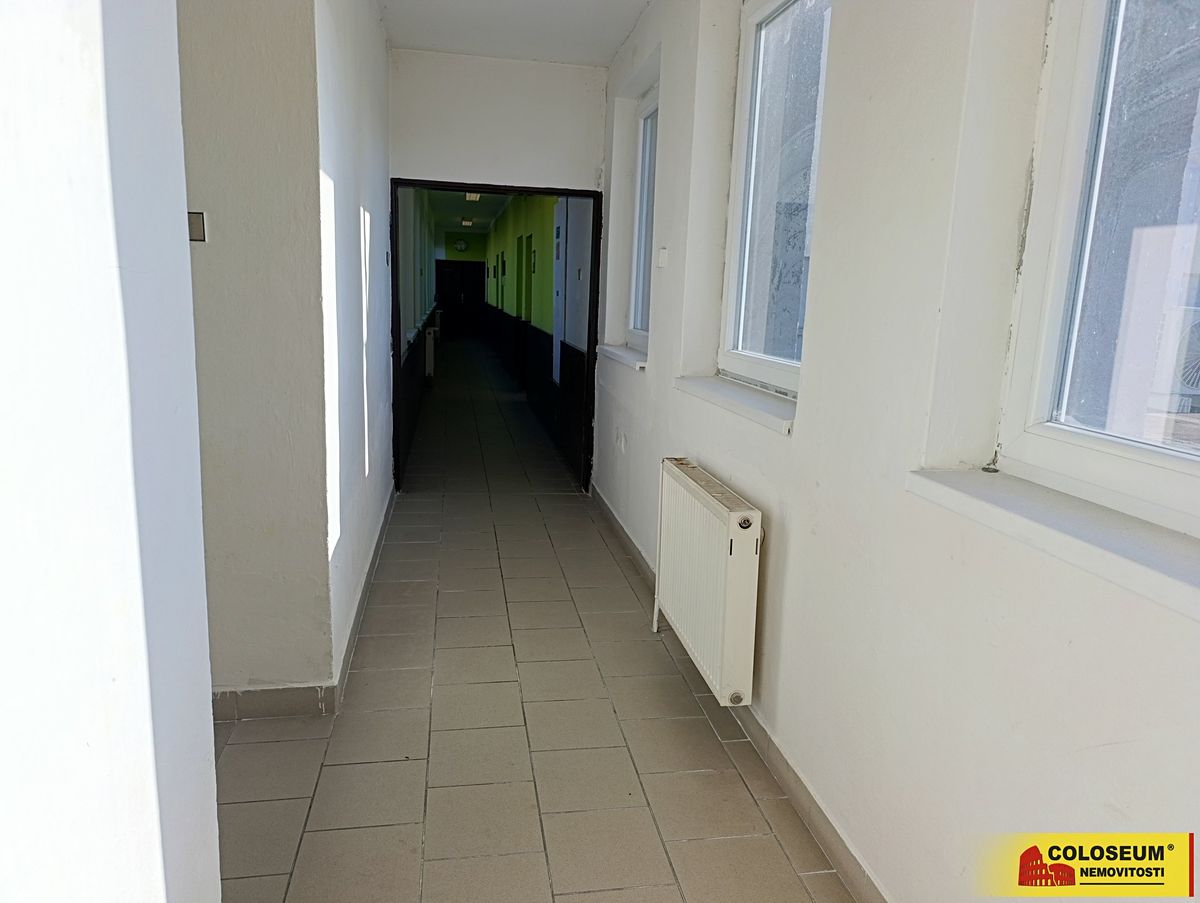 Pronájem kanceláře 291 m² – fotografie 5
