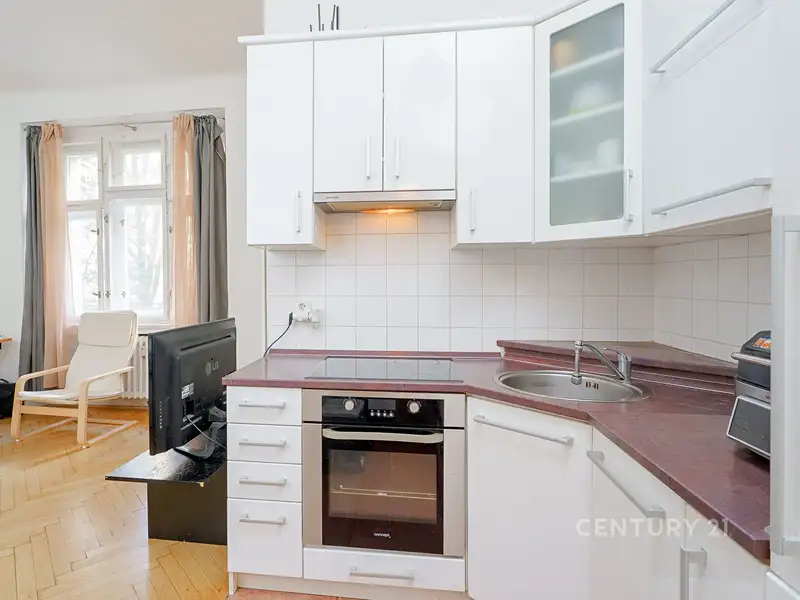 Prodej bytu 1+kk 28 m², Praha – náhled fotky 2