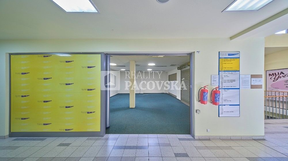 Pronájem obchodního prostoru 52 m² – fotografie 2