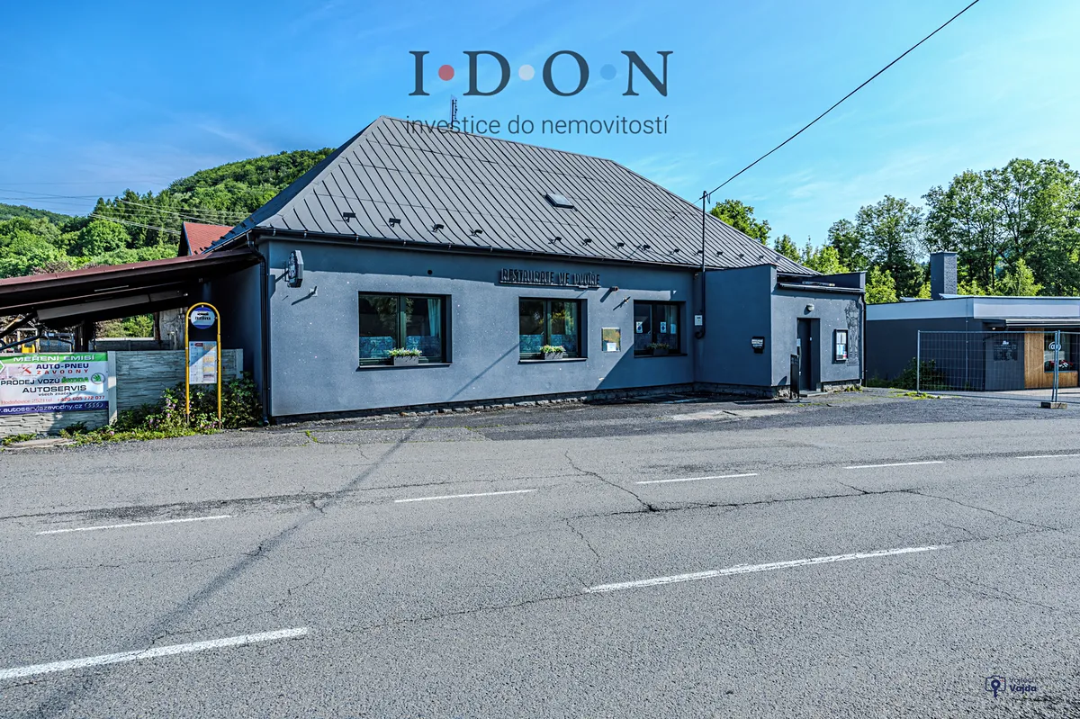 Prodej rodinného domu 500 m², pozemek 1861 m²