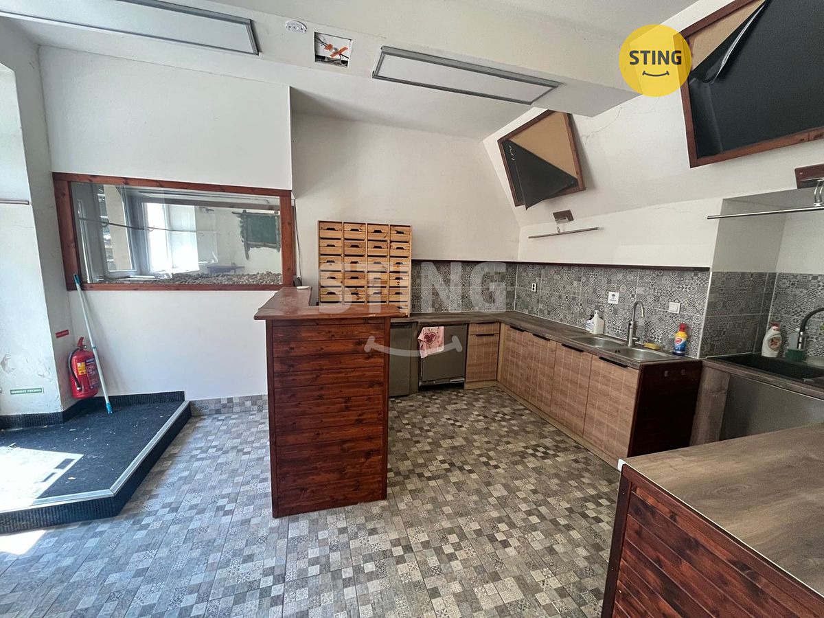 Pronájem obchodního prostoru 44 m²