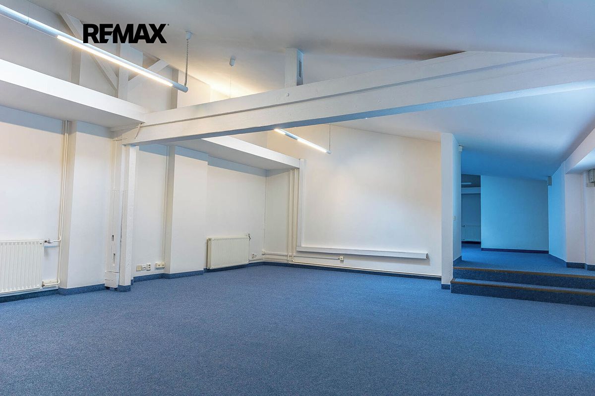 Pronájem kanceláře 206 m² – fotografie 2