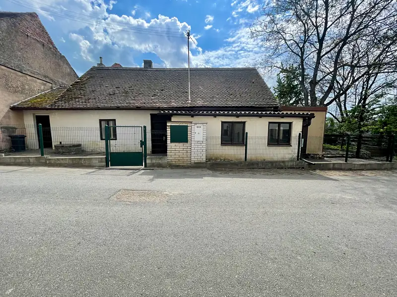 Prodej výrobní haly, prostoru 136 m², Bílé Podolí – náhled fotky 2
