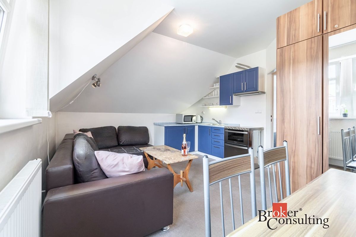 Pronájem bytu 2+kk 46 m² – fotografie 2