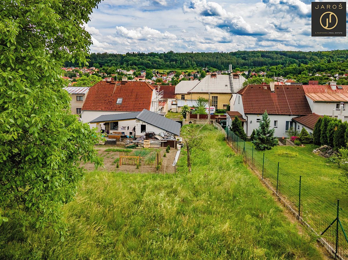 Prodej stavebního pozemku 979 m² – fotografie 4
