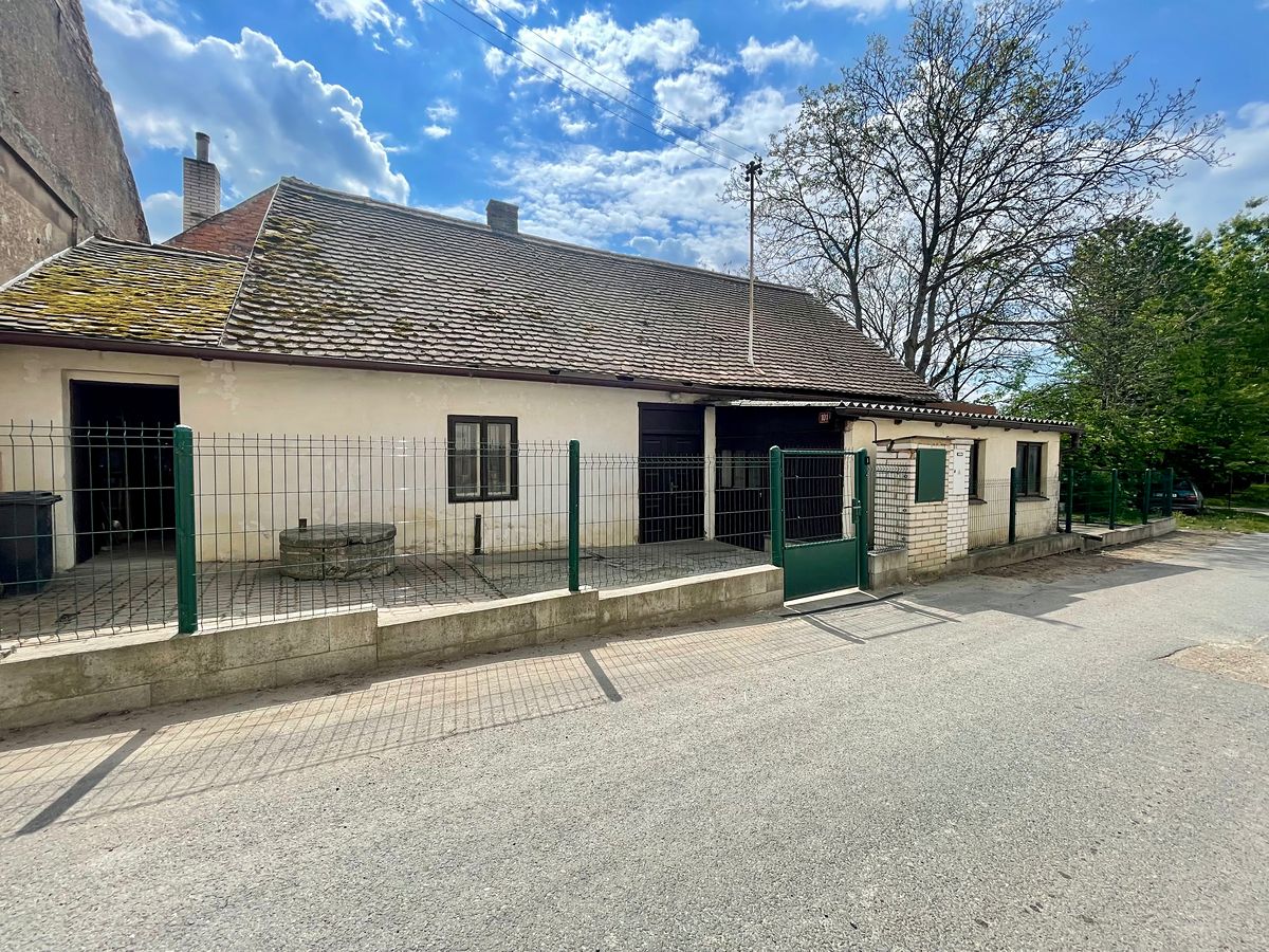 Prodej výrobní haly, prostoru 136 m² – fotografie 3
