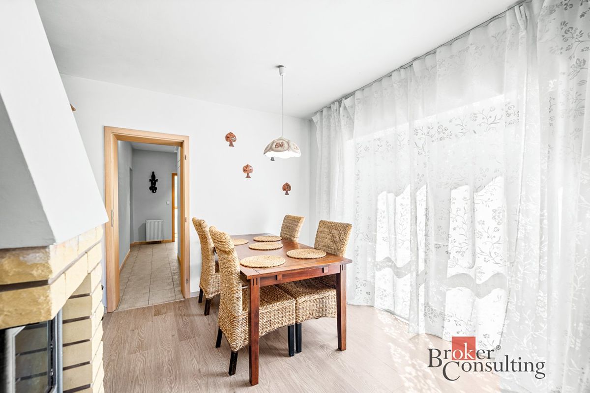 Prodej rodinného domu 196 m², pozemek 252 m² – fotografie 4