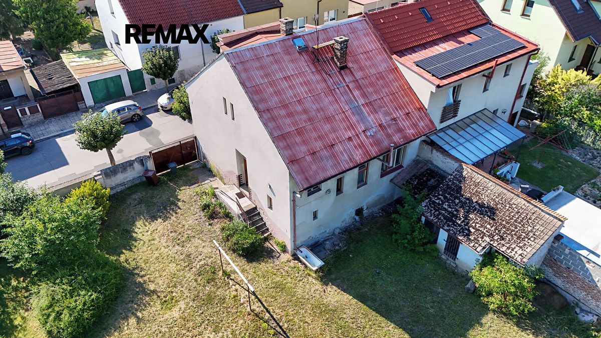 Prodej rodinného domu 176 m², pozemek 1042 m² – fotografie 2