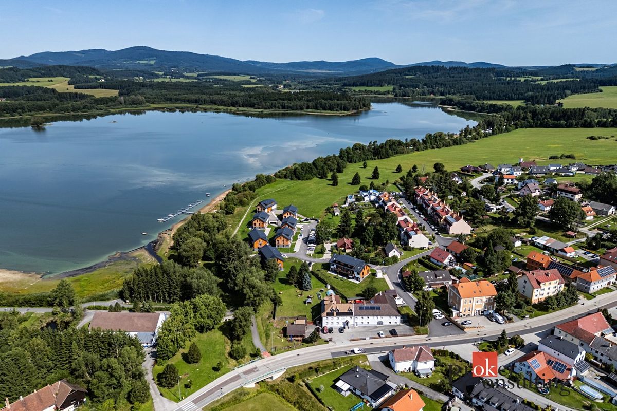 Prodej rodinného domu 160 m², pozemek 155 m² – fotografie 2