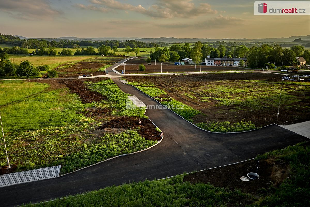 Prodej stavebního pozemku 962 m² – fotografie 2