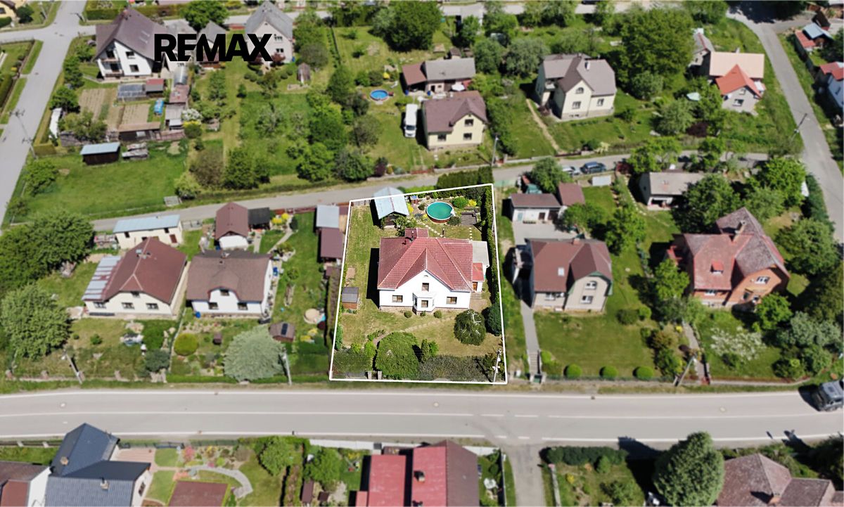 Prodej rodinného domu 129 m², pozemek 882 m² – fotografie 2