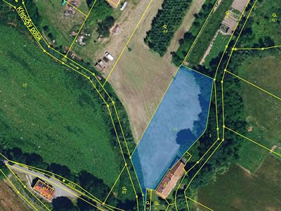 Prodej pole 2106 m²
