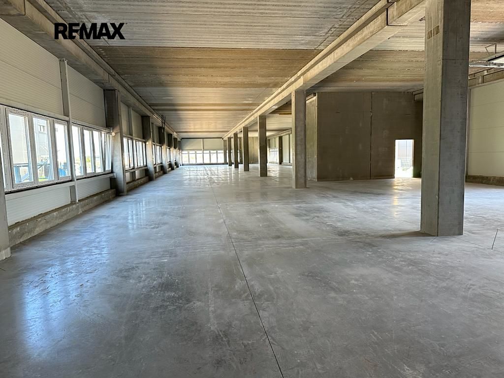 Pronájem skladového prostoru 959 m² – fotografie 2