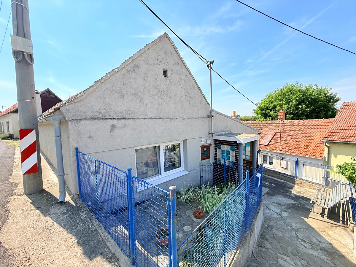 Prodej rodinného domu 60 m², pozemek 244 m² – fotografie 2