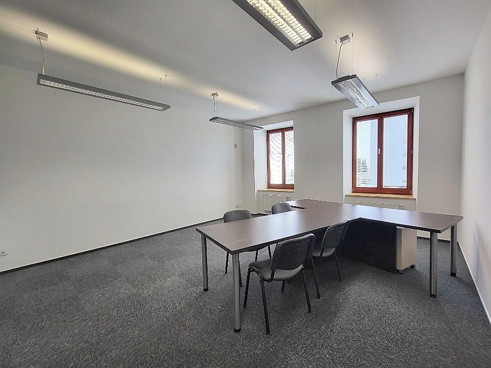 Pronájem kanceláře 102 m² – fotografie 2