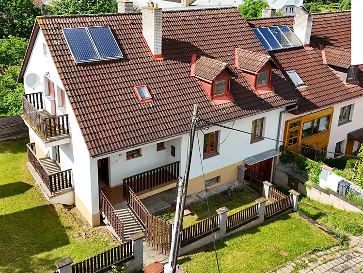 Haus zum Kauf, 245 m² (2 von 30)
