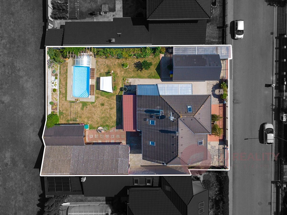 Prodej rodinného domu 220 m², pozemek 357 m² – fotografie 4