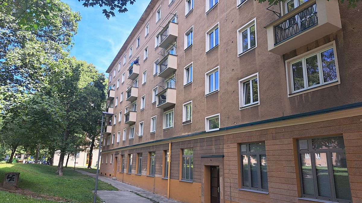 Pronájem bytu 3+1 72 m² – fotografie 3